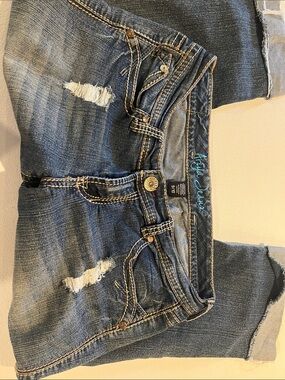 Ariya Distressed Dark Blue Boyfriend capri Jeans